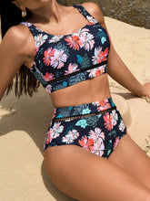 Cargar imagen en el visor de la galería, Bañador bikini con estampado floral con abertura de talle alto