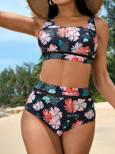 Bañador bikini con estampado floral con abertura de talle alto