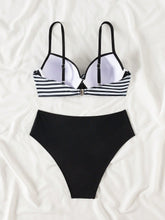 Cargar imagen en el visor de la galería, Set de 2 piezas de traje de baño tipo tankini con raya blanca y negra, acolchado y push-up