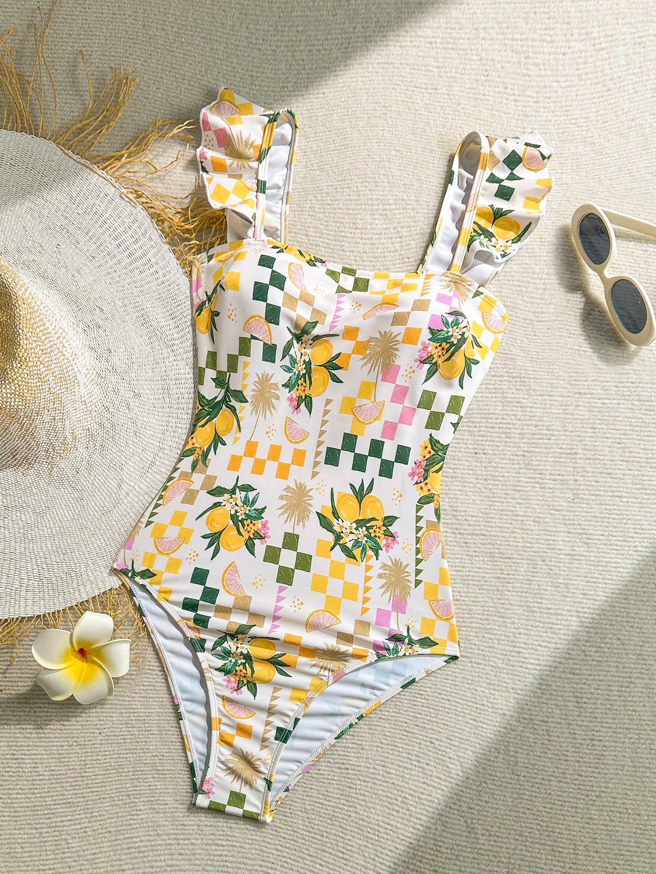 Traje de baño de una pieza con cuello cuadrado, volantes y estampado tropical