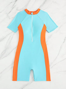 Traje de baño de una pieza con cremallera y mangas cortas