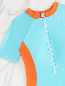 Traje de baño de una pieza con cremallera y mangas cortas