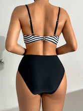 Cargar imagen en el visor de la galería, Set de 2 piezas de traje de baño tipo tankini con raya blanca y negra, acolchado y push-up