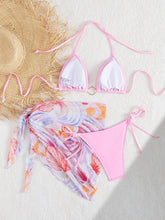 Cargar imagen en el visor de la galería, Conjunto de tres piezas de bikini con falda y estampado de concha rosada