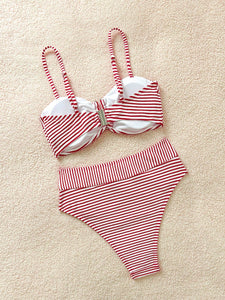 Conjunto de bikini de dos piezas con estampado de rayas