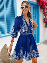 Cargar imagen en el visor de la galería, Vestido corto casual y fresco para mujer con estampado floral, cuello en V, mangas farol, estilo europeo tropical, elegante boho, azul floral, para vacaciones y otoño