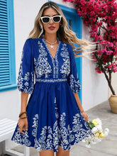 Cargar imagen en el visor de la galería, Vestido corto casual y fresco para mujer con estampado floral, cuello en V, mangas farol, estilo europeo tropical, elegante boho, azul floral, para vacaciones y otoño