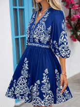 Cargar imagen en el visor de la galería, Vestido corto casual y fresco para mujer con estampado floral, cuello en V, mangas farol, estilo europeo tropical, elegante boho, azul floral, para vacaciones y otoño