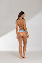 Cargar imagen en el visor de la galería, BIKINI 5506 - CONJUNTO MEIA TAÇA E TANGA MID ESTAMPA LOCALIZADA